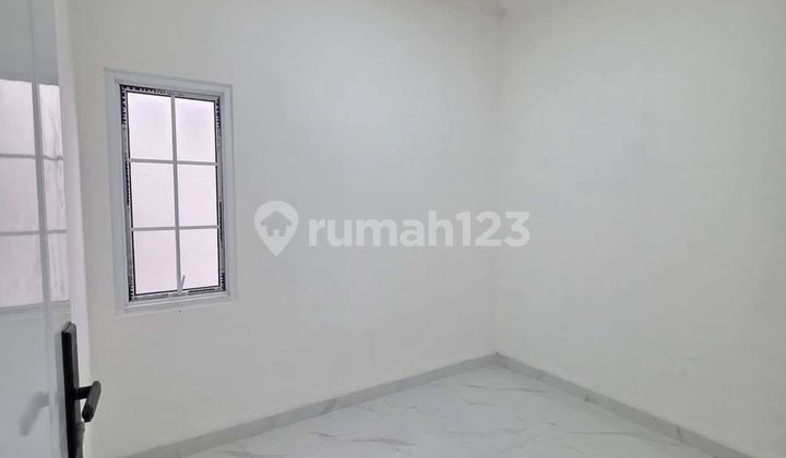 Strategic House 15 Minutes to Hermina Periuk Hospital Tangerang Low Down Payment J39922 2