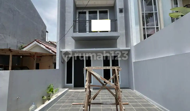 3-Story House Ready to Occupied 15 Mins to Cisalak Toll Gate Assisted with KPR J-46437 3-Story House Ready to Occupied 15 Mins to Cisalak Toll Gate Assisted with KPR J-46437
