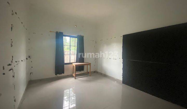 Rumah SHM 5 Kamar Mandi dekat Living World Kota Wisata Cibubur Siap KPR J28957 2