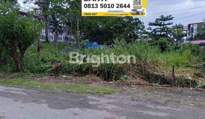 Di  Tanah jalan Angsoka.   Sangat Cocok di jadikan Kantor, Rumah, kos kosan, pergudangan dll. ukuran 1.104 m² 2