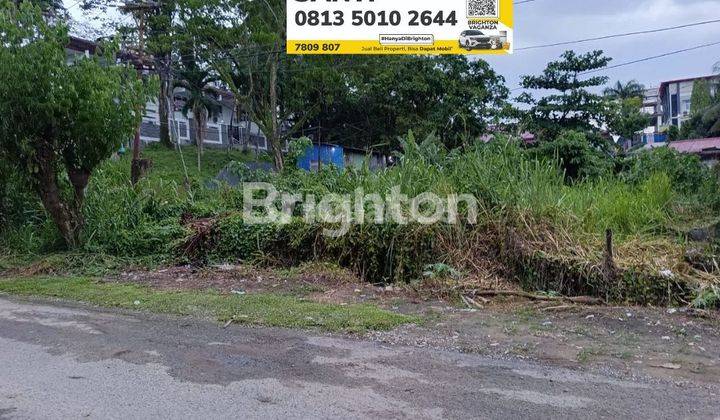 Di  Tanah jalan Angsoka.   Sangat Cocok di jadikan Kantor, Rumah, kos kosan, pergudangan dll. ukuran 1.104 m² 1