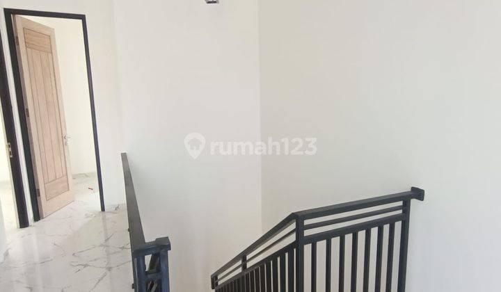 Rumah 2 Lantai SHM di Jalan Caringin, Kota Bekasi 2