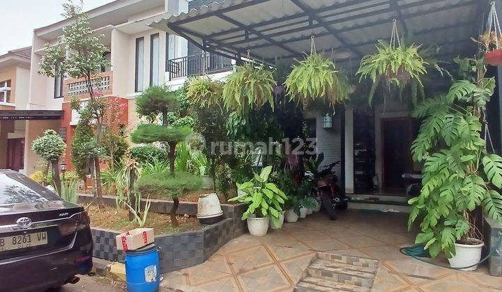 Rumah 2 Lantai Bagus SHM di Festive Garden Grand Wisata 
, Bekasi 1