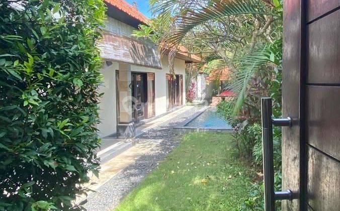 COMFORTABLE AND STRATEGIC VILLA FOR RENT IN CANGGU 2