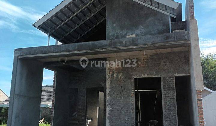 Rumah Lokasi Strategis Tengah Kota Salatiga Konsep Tropis Modern 2