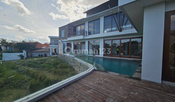 VILLA MEWAH CANGGU EKSKLUSIF VIEW SAWAH DEKAT PANTAI 1