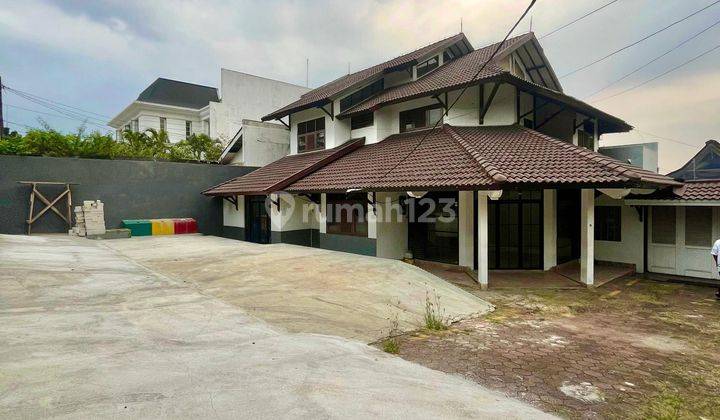 Rumah Pinggir Jalan Cocok Untuk Usaha Parkir Luas 2