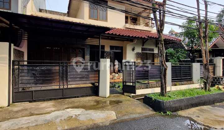 Ready-to-Occupy House in Pejaten, Suitable for Office Within the Complex