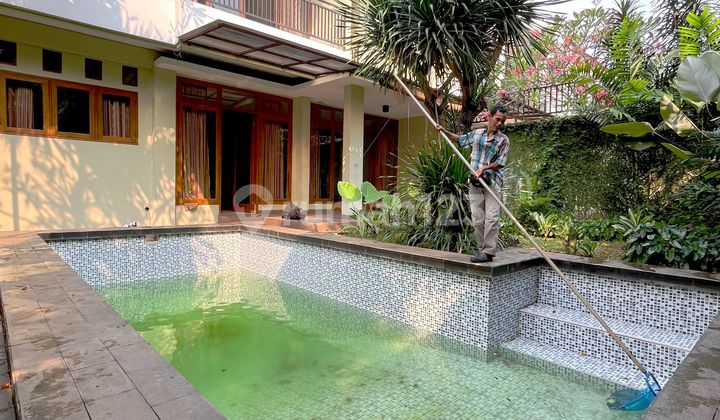 Rumah bisa untuk Kantor di Kemang Lokasi Strategis