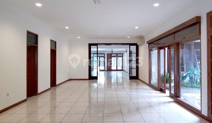Rumah di Kemang bisa untuk kantor luas dan strategis 2