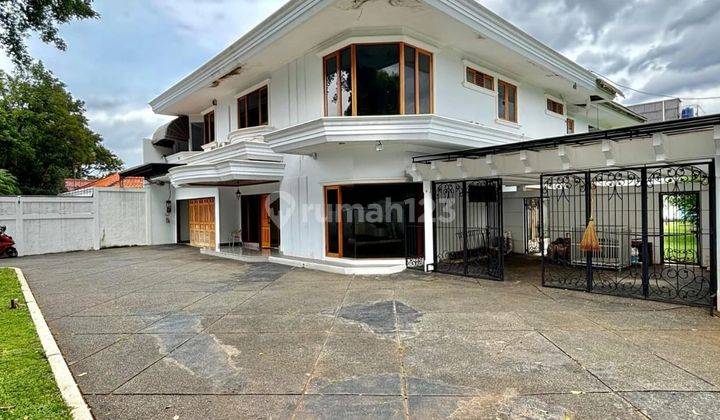 Di Sewakan Rumah Besar Di Kemang Parkir Luas Privat Pool 2