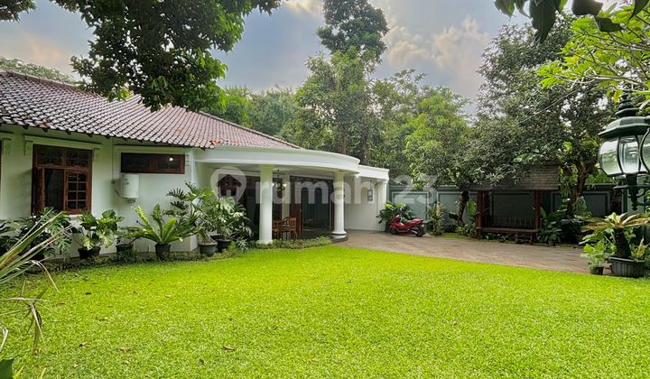 Rumah Besar Furnished Parkir Luas Siap Huni Di Ampera 2
