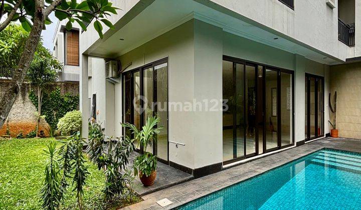 Rumah Mewah Siap Huni Di Kemang Privat Pool Rooftop Besar 1