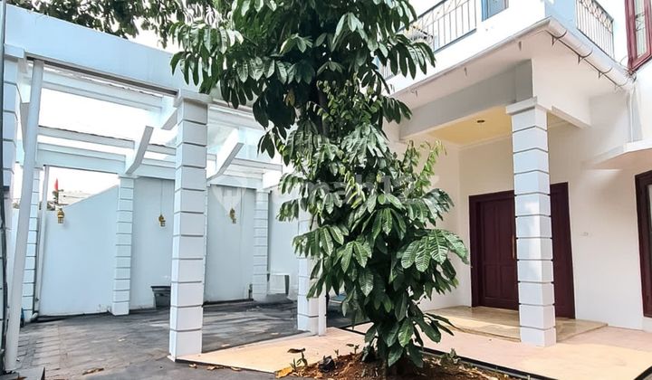 Rumah Siap Huni Privat Pool Bisa Untuk Kantor Near Kemang 2