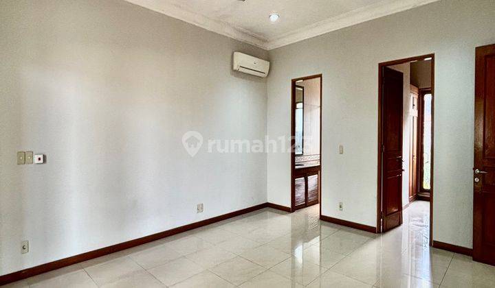 Di Sewakan Rumah Di Kemang Parkir Luas Bisa Untuk Kantor 2