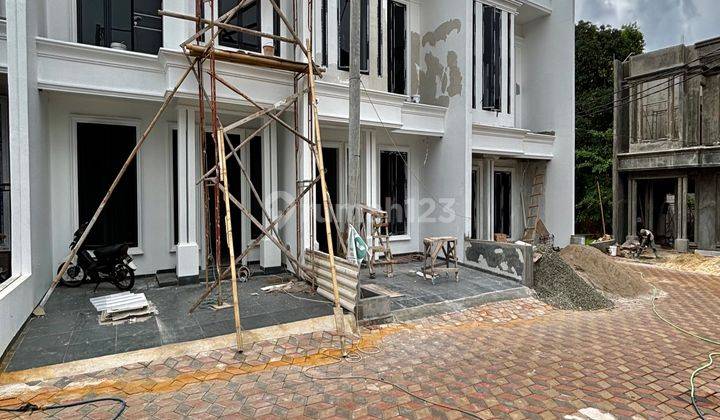 Rumah Modern Classic Cluster Persis Sektor 9 Bintaro  1