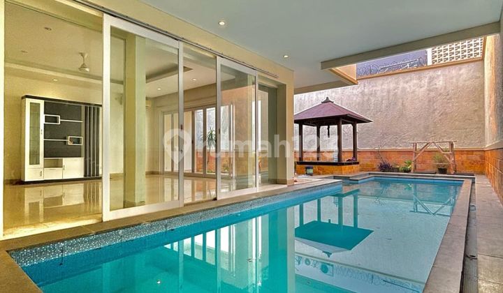 Rumah Mewah Dalam Townhouse Area Pejaten Privat Pool Siap Huni