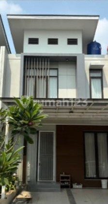 For Sale House in Jakarta Garden City Area, Near Toll Road! 032