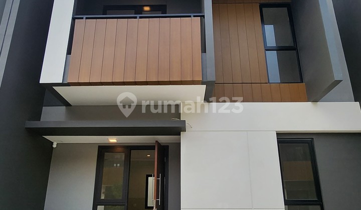 Sewa Rumah Baru Premium Minimalis Cluster Regia Di Summarecon Crown Gading, Bekasi 007
