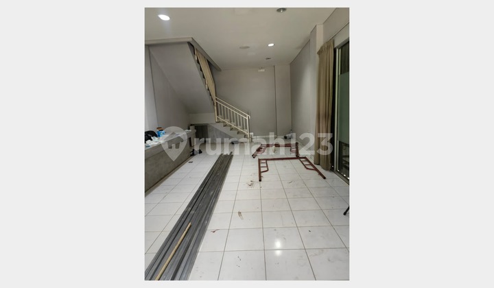 Dijual Ruko Hook 3 Lantai di Bekasi Town Square (Betos) - Posisi Premium Hadap Jalan Utama! (013)