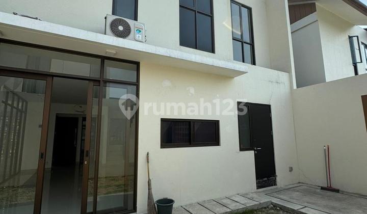 Serene House Near Public Facilities & Easy Access 004 2