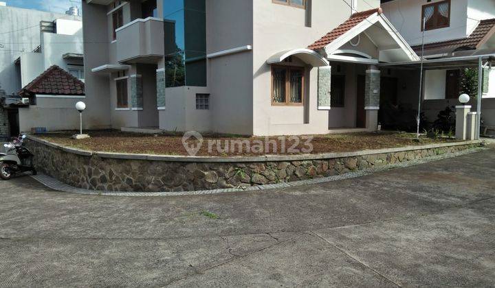 Disewakan Rumah Cigadung Dago Cluster Asri 2