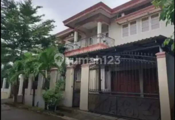 HOUSE WITH STRATEGIC LOCATION NEAR TRANS STUDIO MALL CIBUBUR