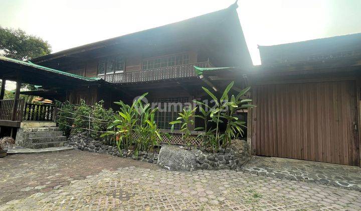 Rumah Unik Artistik Kayu  Merbau , Cozy, Homy - 2 Lantai di Jl. Jambore Cibubur 1