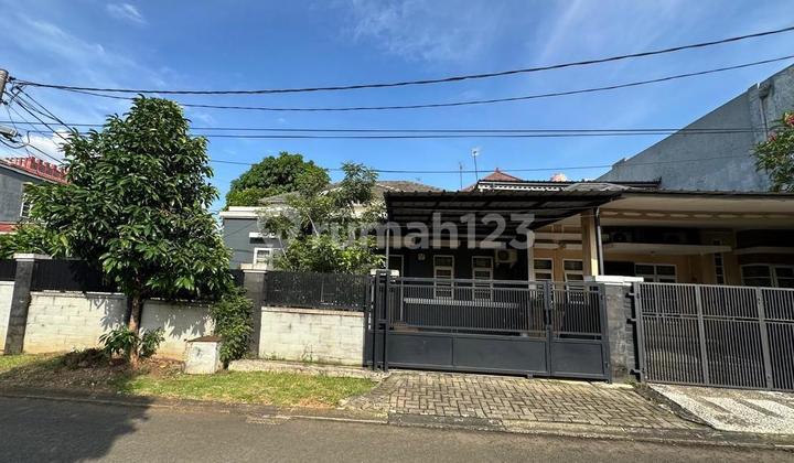 Minimalist house corner position at Boulevard Cibubur Country Minimalist house corner position at Boulevard Cibubur Country