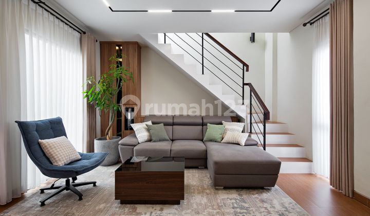 Rumah 3 Lantai, Full Furnished, Modern Minimalis di Kota Wisata Cibubur 1