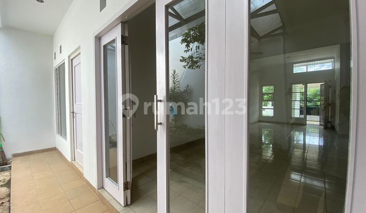 Minimalist Beautiful House in Cibubur Country Boulevard Minimalist Beautiful House in Cibubur Country Boulevard