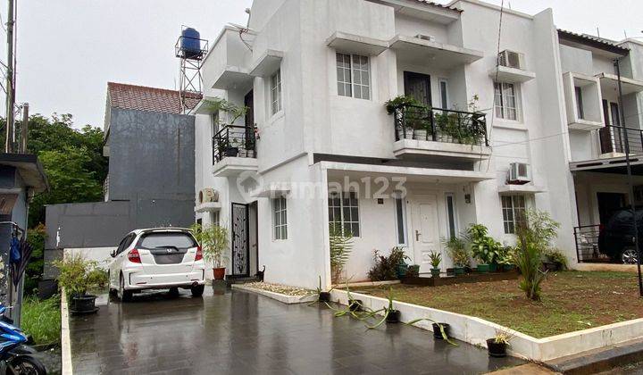 Rumah Cantik dan Nyaman, Posisi Hoek di Raffles Hills Cibubur 1