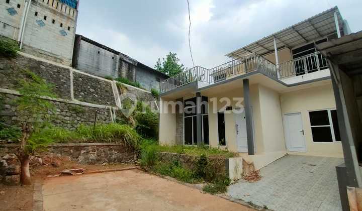 Rumah Minimalis 2 Lantai Sudah SHM Lingkungan Nyaman di Cibubur 2