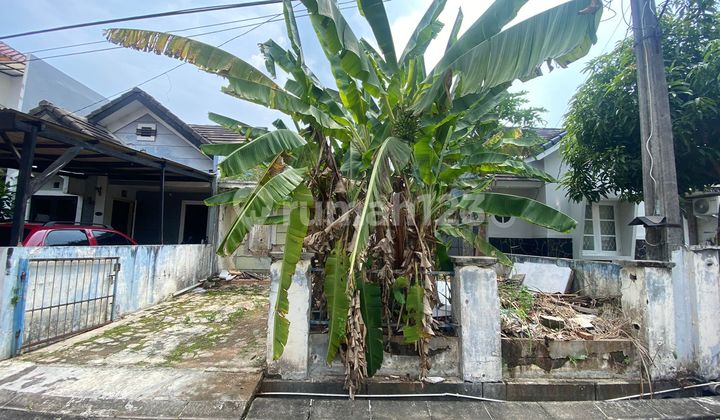 Damaged House Needs Renovation in Cibubur Golf Hill Damaged House Needs Renovation in Cibubur Golf Hill