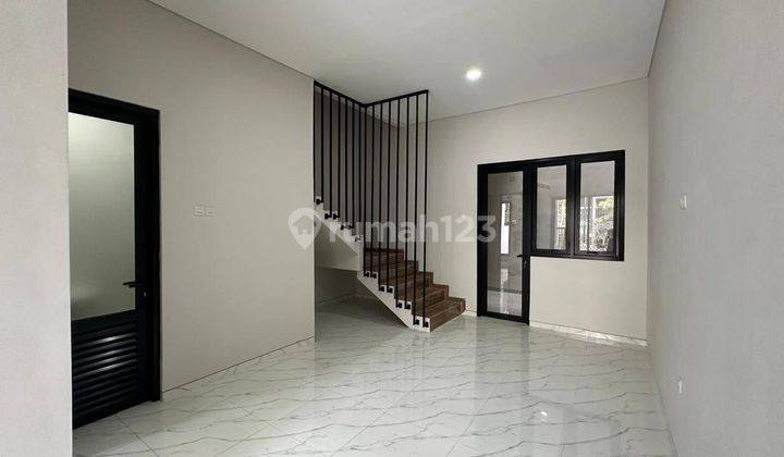 Rumah 2 Lantai Shm Baru Di Kutisari Indah Surabaya Selatan Murah 1