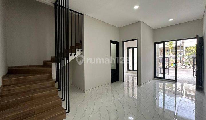 Rumah 2 Lantai Shm Baru Di Kutisari Indah Surabaya Selatan Siap Huni 1