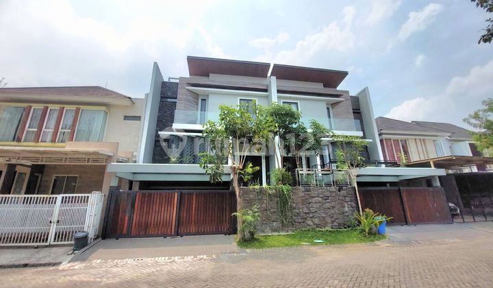 Rumah 3 Lantai Ada Garasi Di Taman Puspa Raya Citraland