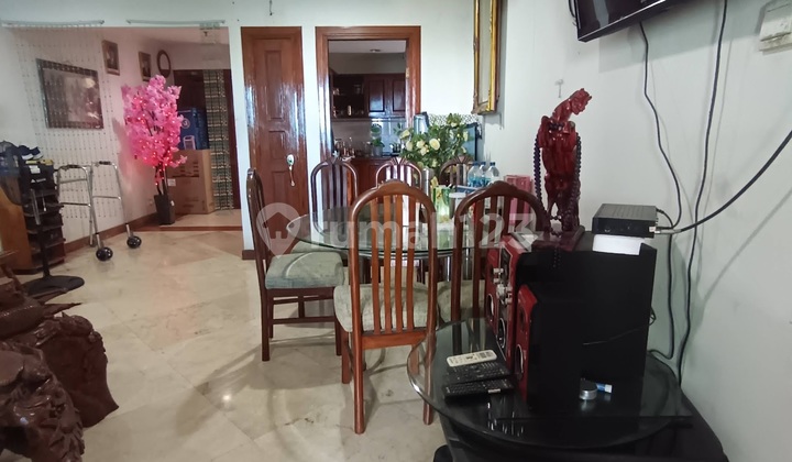 Apartemen Kondominium Graha Famili 3 Kamar Tidur Full Furnished