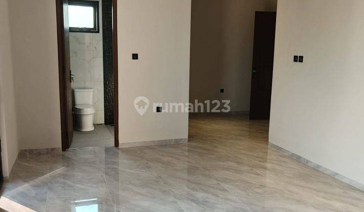Rumah 2 Lantai Baru Bangun Siap Huni Di Grand Pakuwon 2