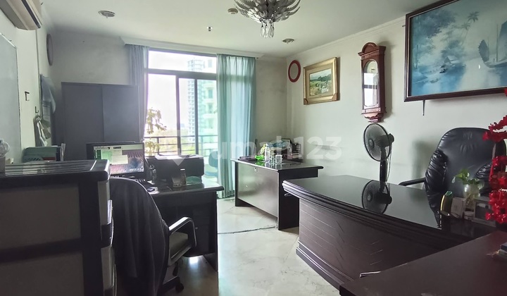 Apartemen Kondominium Graha Famili 3 Kamar Tidur Full Furnished 2