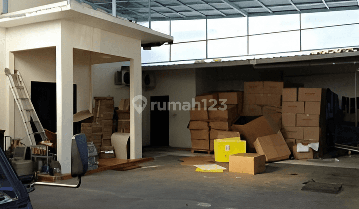 ruang tamu gudang strategis sudah include imb