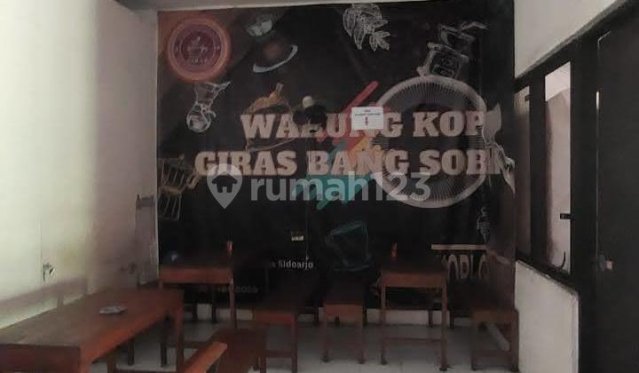 House Suitable for Business Location in Kahuripan Nirvana, Sidoarjo. 2