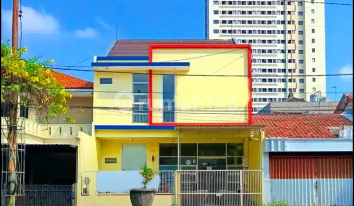 Rumah di Babatan Pratama bisa Jadi Tempat Usaha