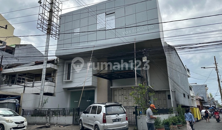 For Rent: 3-Story Shop House, Good Condition, on Yos Sudarso Street, Makassar [al] 1