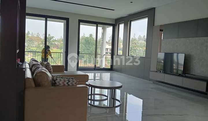 Dijual Rumah Lux Furnished di Kota Baru Parahyangan With Pool 2