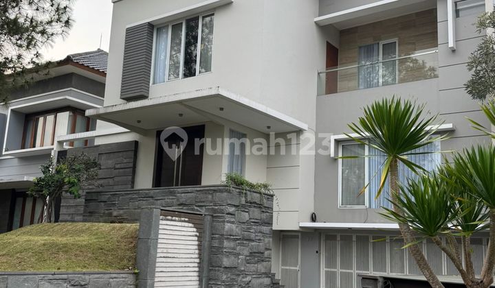 Dijual Rumah Semi Furnished Minimalis Kota Baru Parahyangan 1
