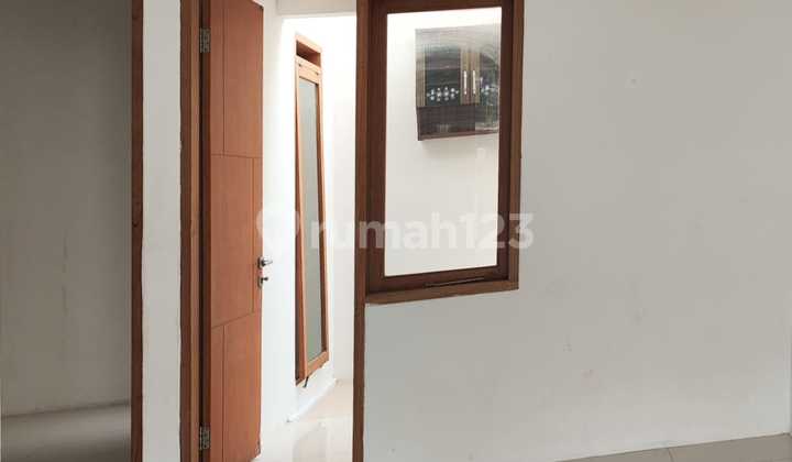 Dijual Murah Rumah di Komplek Bumi Adipura Bandung