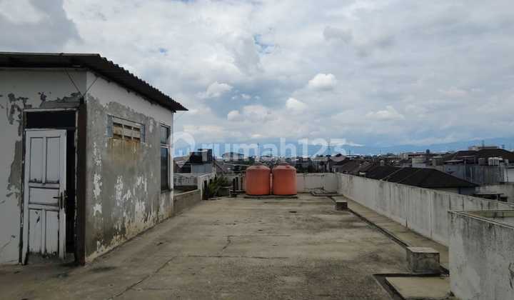 Dijual Rumah Hook di Singgasana Pradana Bandung