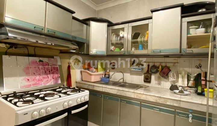 Dijual Cepat Rumah di Singgasana Pradana Bandung Semi Furnished 2