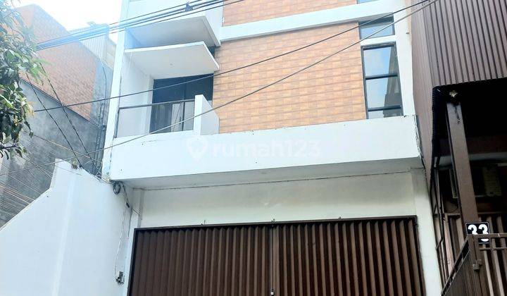 Disewakan Ruko Siap Pakai Sayap Riau Bandung Mainroad 1